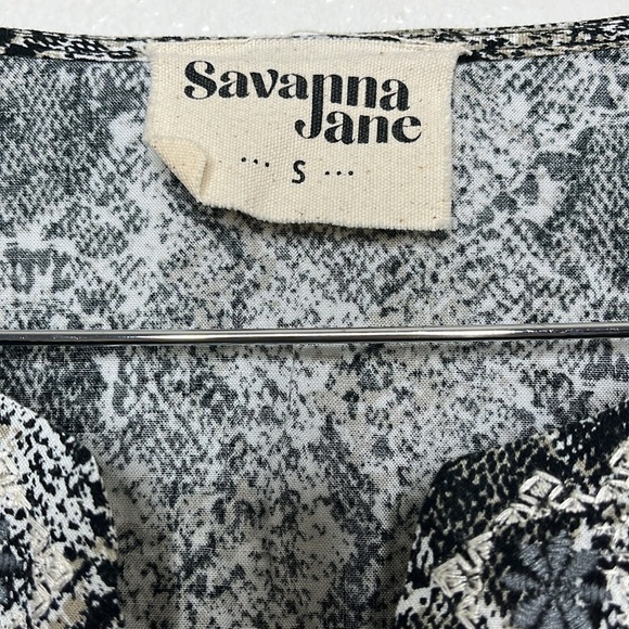 Savanna Jane Black White Floral Bell Embroidered Blouse Women Size S BLEMISH - Picture 2 of 6